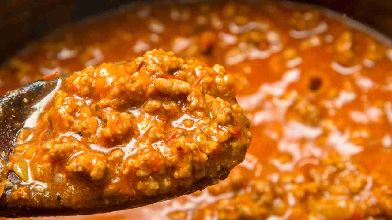 ricetta Ragù alla Bolognese come prepararlo ingredienti tempo di cottura