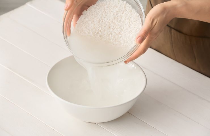 acqua di riso utilizzi in casa