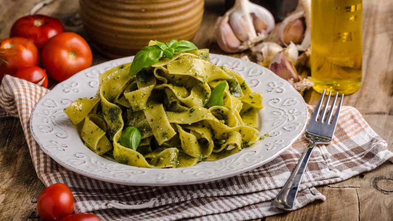 ricetta pasta pesto cavolo nero