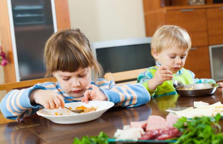 Perché i bambini italiani sono sempre più bassi