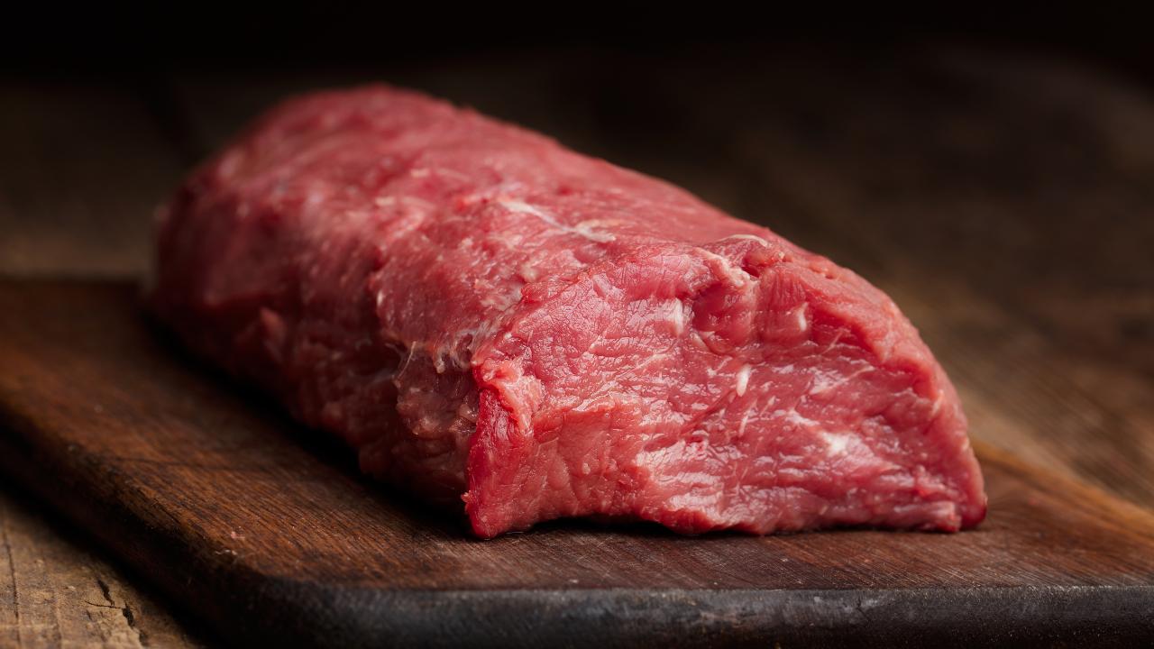 Carne prima cucinarla rischio