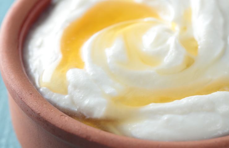A cosa fa bene lo yogurt greco