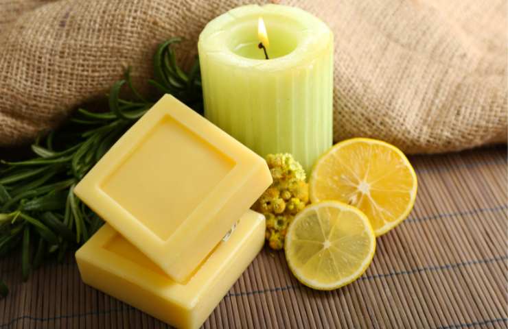 Come usare limoni e sapone per le pulizie