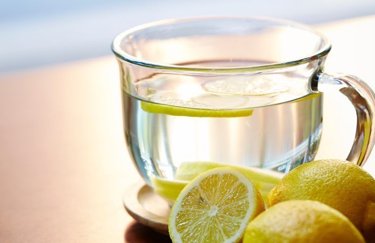 acqua limone benefici