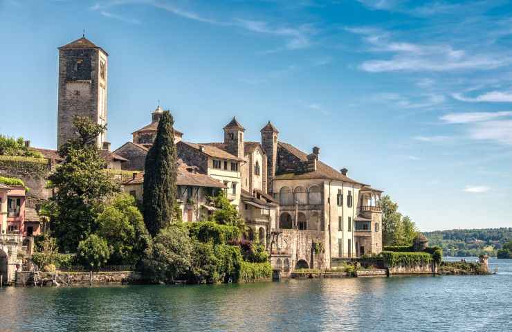 lago orta borghi