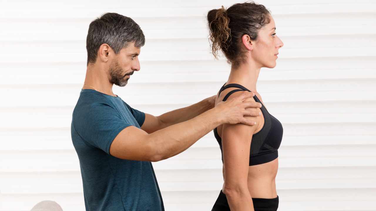 Quali sono i migliori esercizi per correggere la postura sbagliata