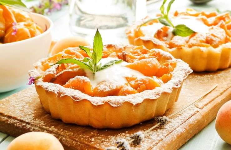 Crostata di crema e albicocche ricetta