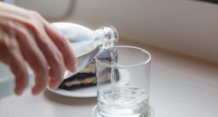 Perdere peso bevendo acqua