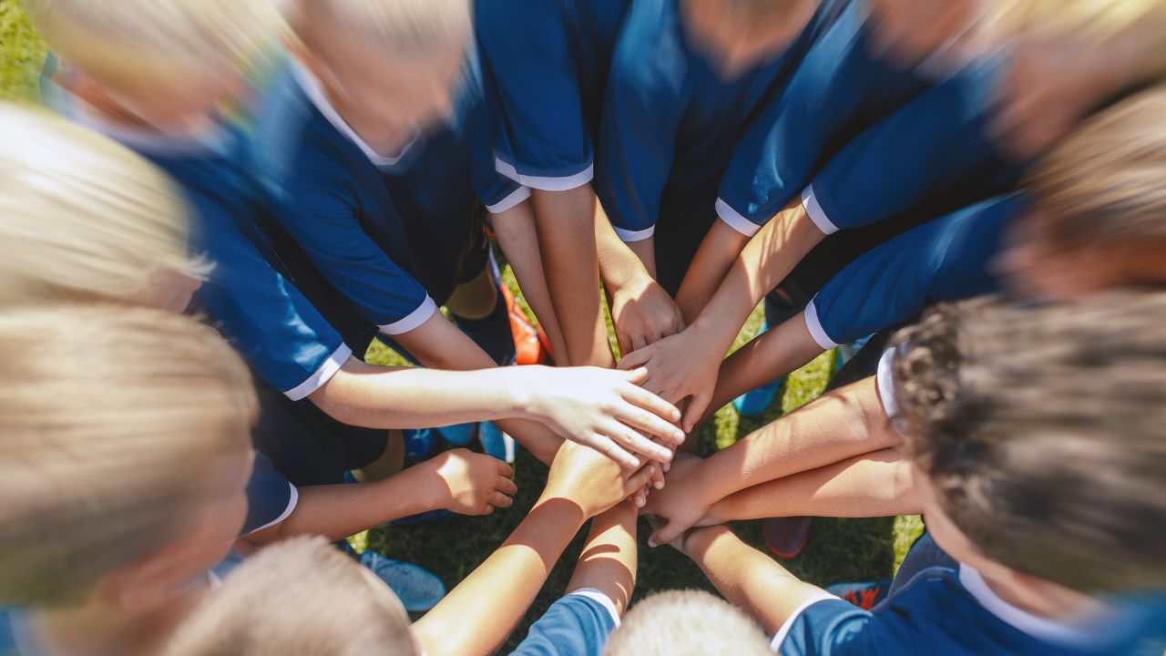 Gioco di squadra a scuola