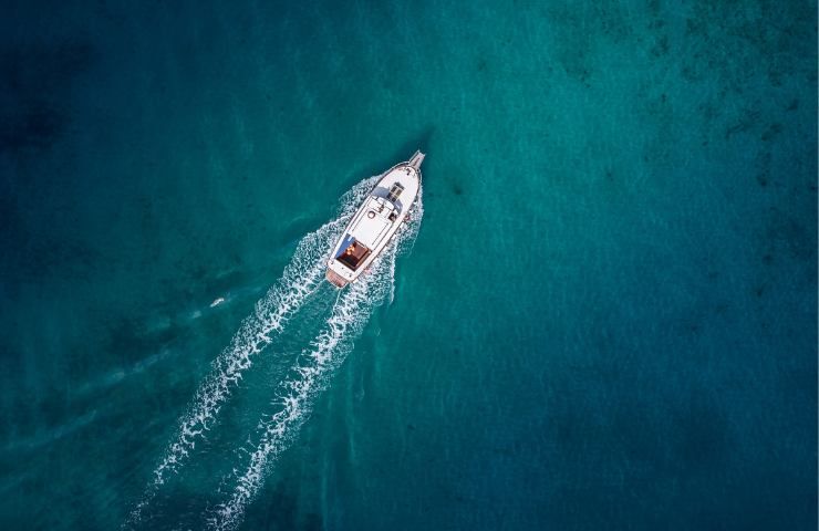 La assurda sfida social del boat jumping