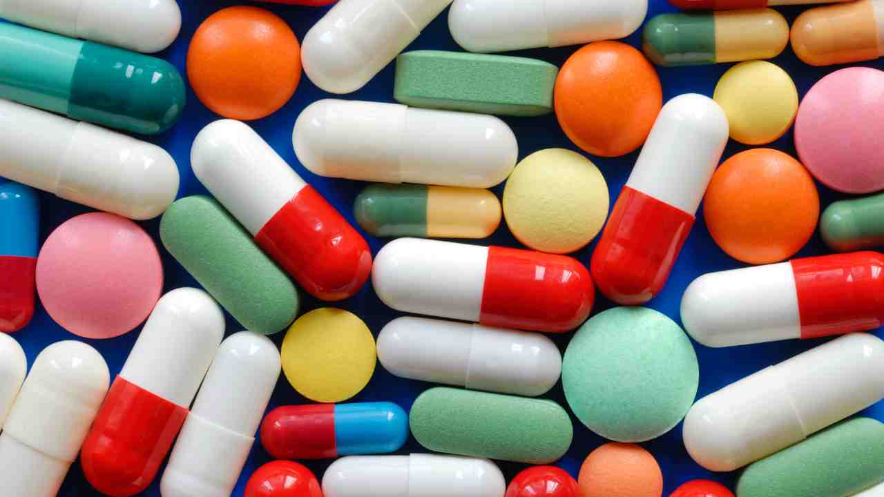 Allarme farmaci per il sorgere di tendenze autolesionistiche