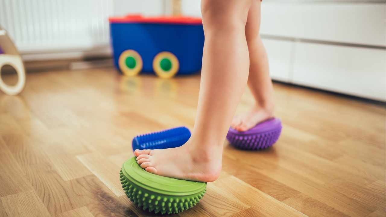 Cosa fare se il nostro bambino ha i piedi piatti?