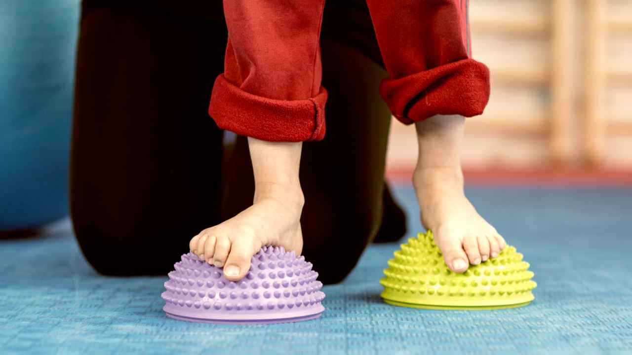 piatti? Ci sono tre strade da poter percorrere. Cosa fare se il nostro bambino ha i piedi piatti?