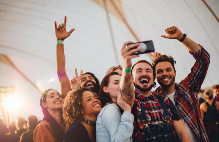 Come ti fai i selfie svela tantissimo su di teCome ti fai i selfie svela tantissimo su di te