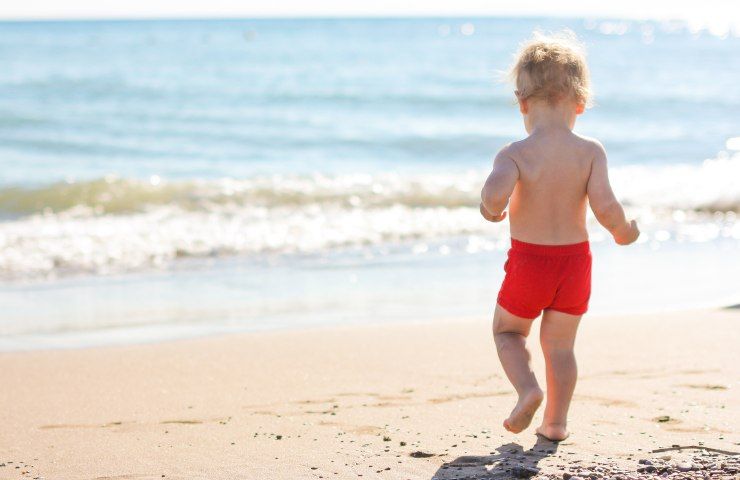 pericoli spiaggia bambino