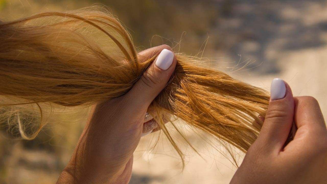 capelli secchi e sfibrati cause