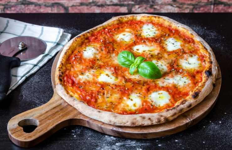 pizza margherita poche calorie dieta