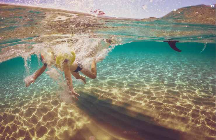 Il bagno dopo mangiato è davvero pericoloso?