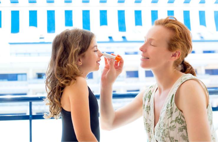 Allergie alle creme solari, i rischi per i bambini sono altri