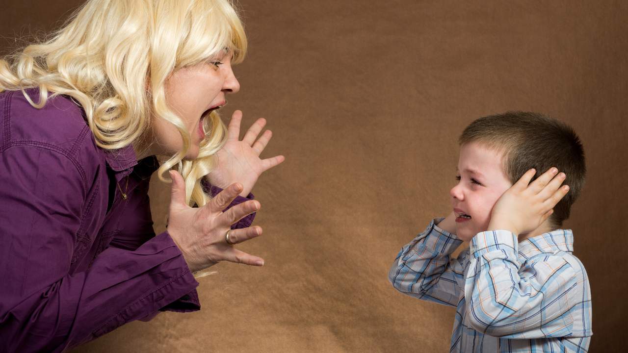 Urlare figli controproducente educarli