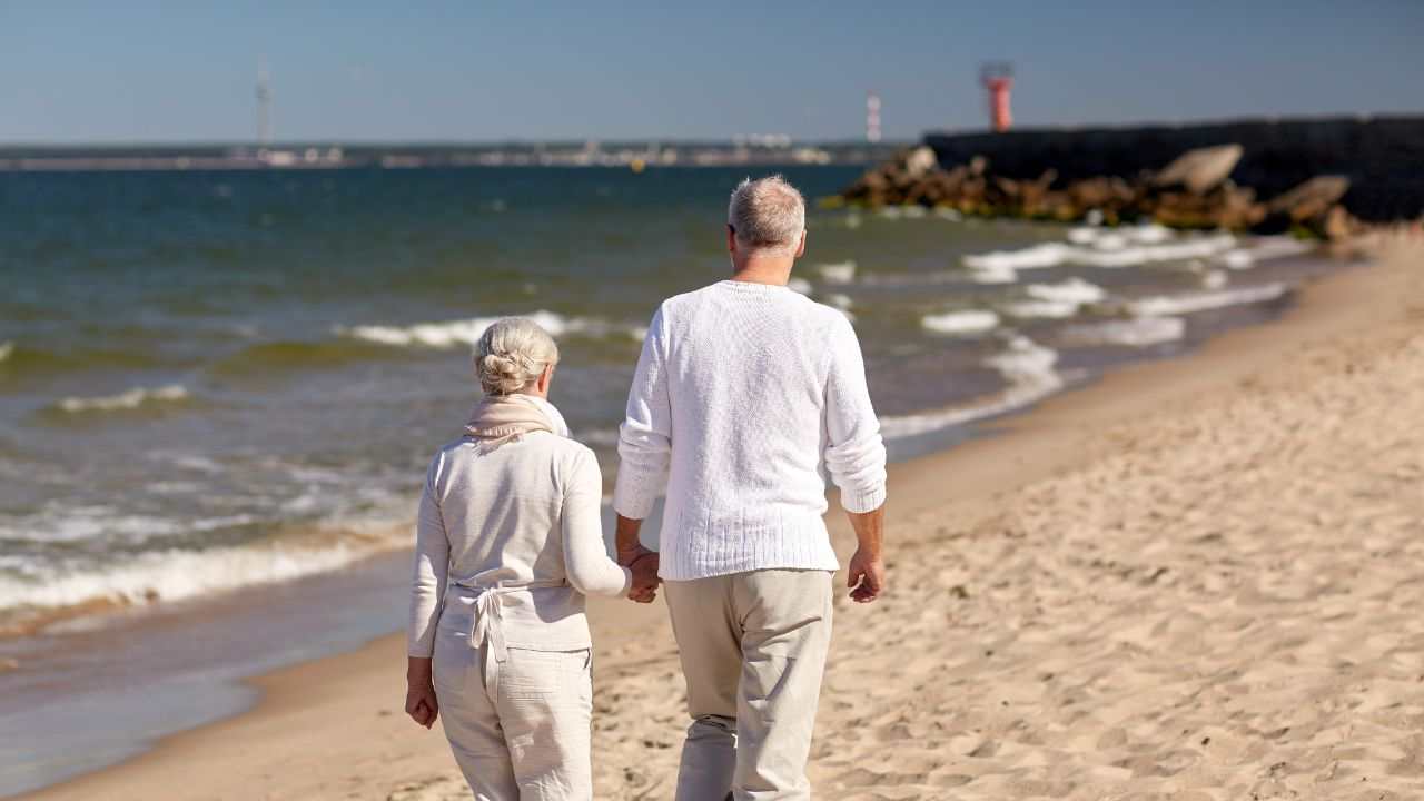 Passeggiare al mare benefici