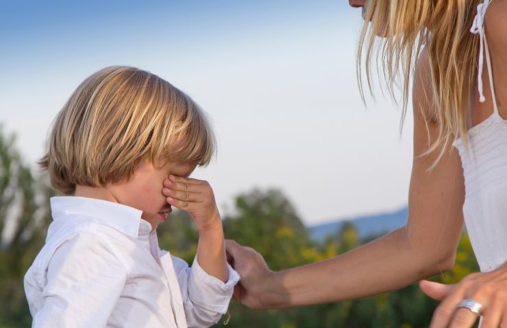 Bambino triste perché