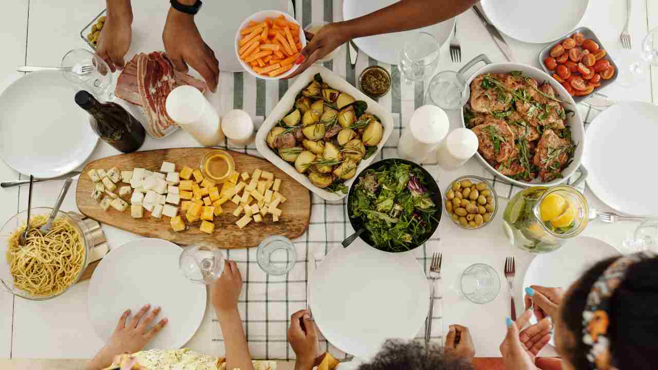Pasto serale: altri cibi da evitare dopo le 18 