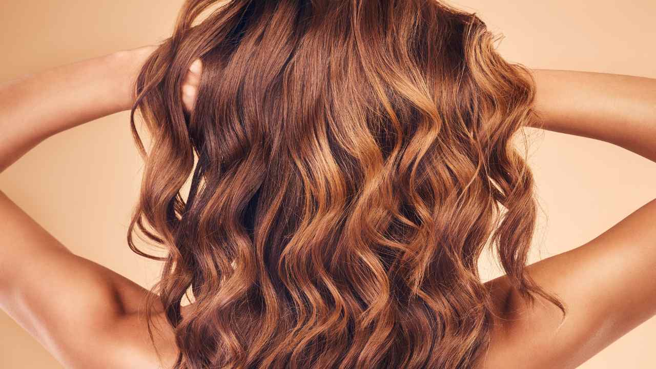 Capelli sembrare giovane colore