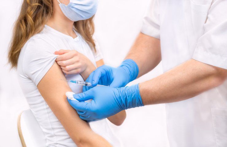 Vaccino anti-Covid di Pfizer riceve l'ok dell'EMA