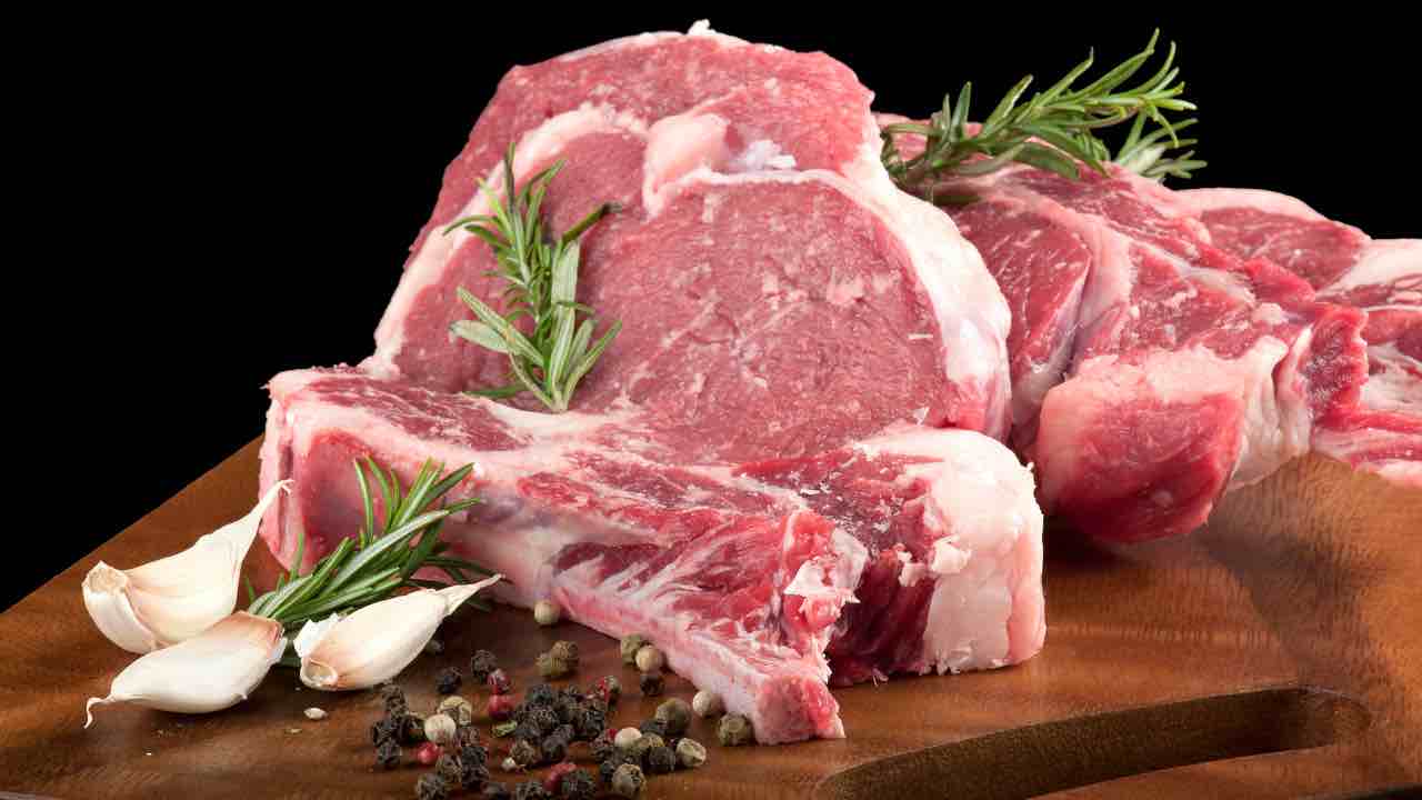 carne rossa, cos'è quel liquido 