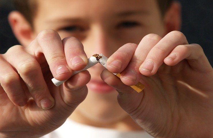 Evita il fumo di fronte ai bambini