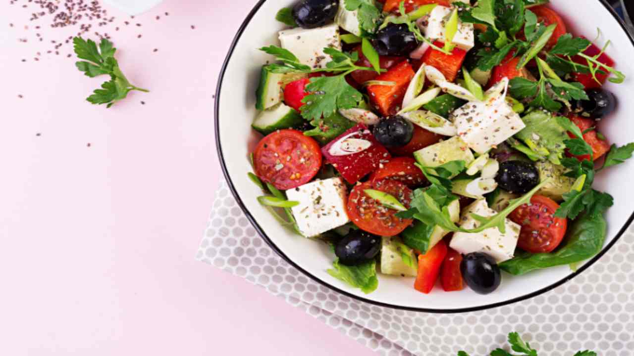 insalata con feta e pomodorini