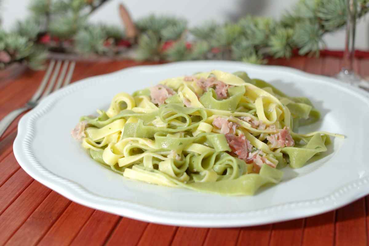 Tagliatelle paglia fieno