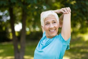 Il segreto per vivere fino a 90 anni è mangiare bene e fare attività fisica con continuità