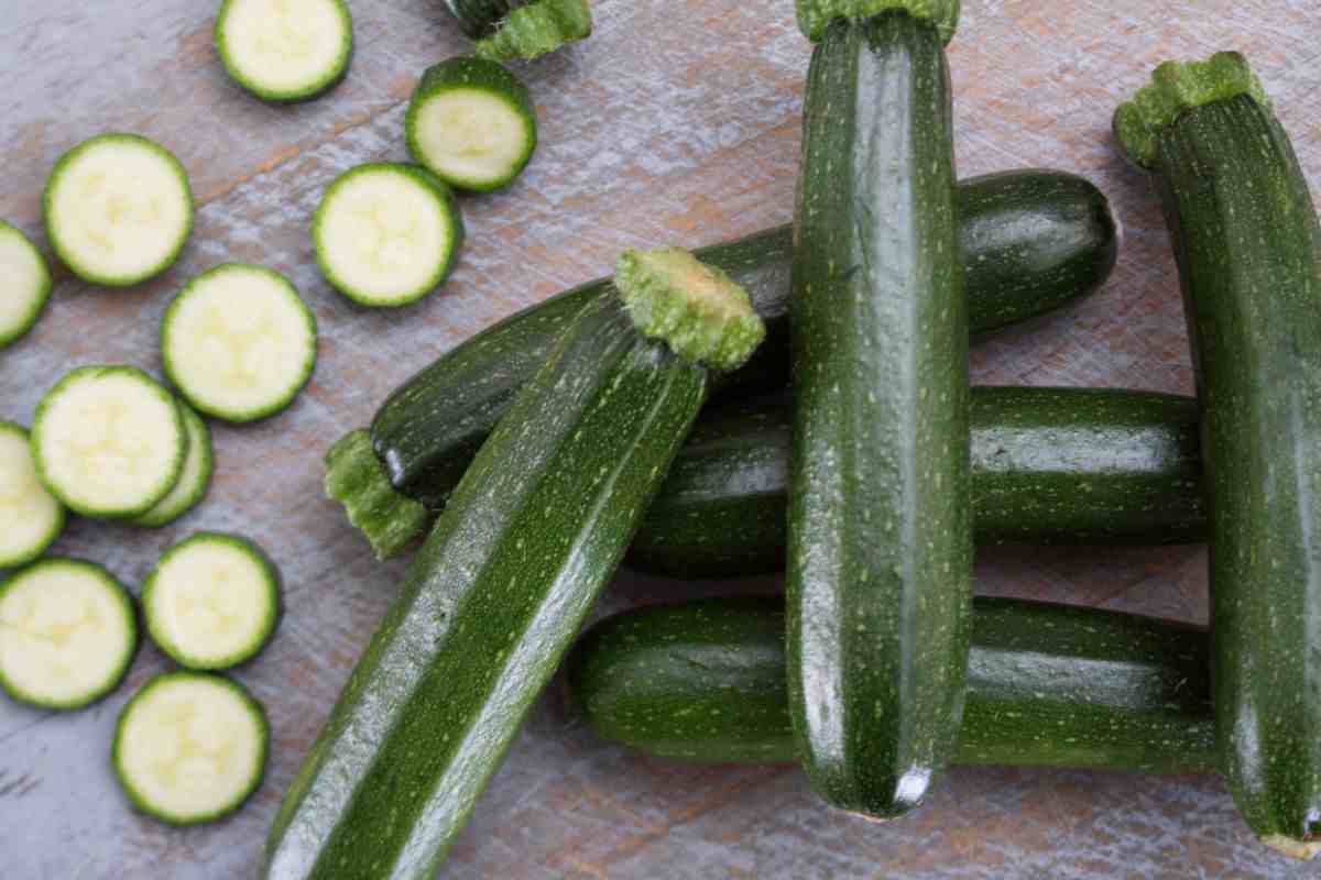 zucchine intere e a fettine