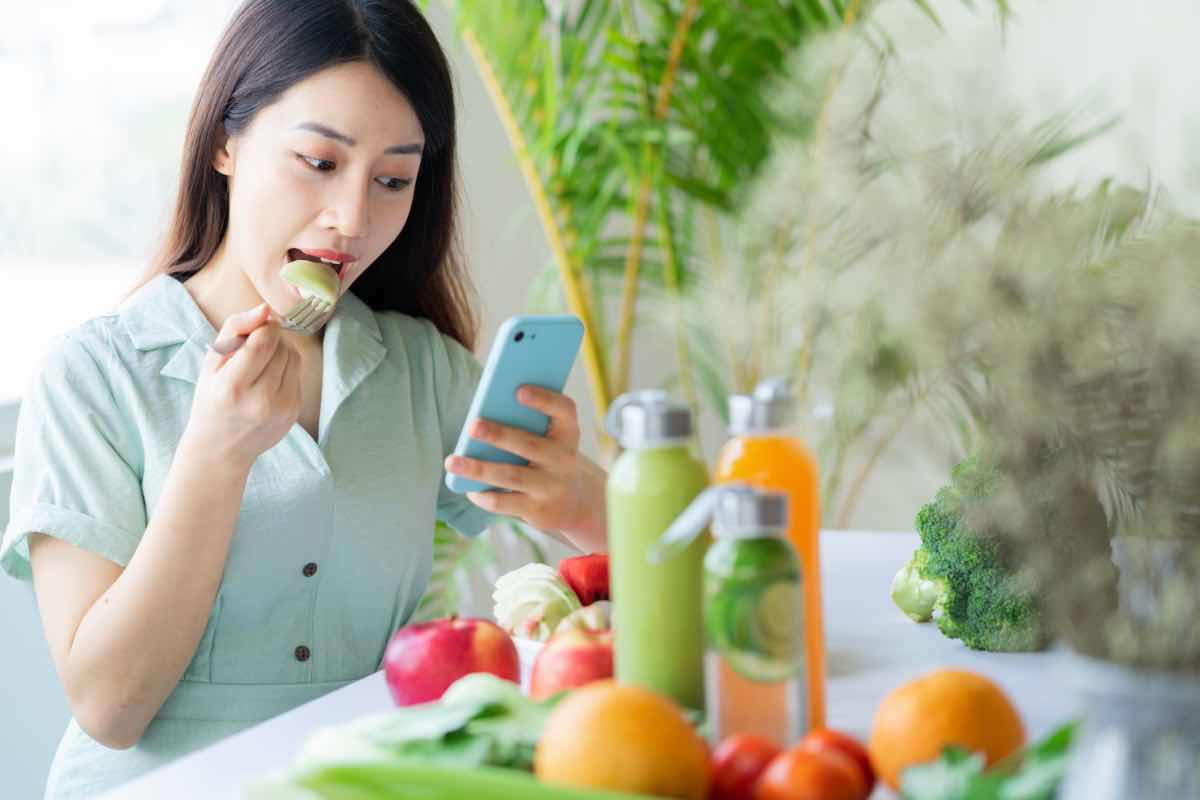 Scopra se è corretto mangiare solo frutta in un pasto