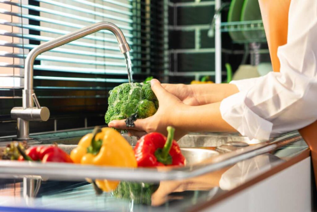 VALINK Scolapasta per riso, scolapasta per verdure domestiche, setaccio per lavaggio del riso in plastica, per scolapasta di frutta e verdura, bianco