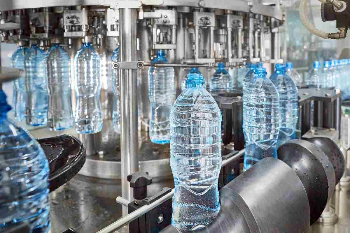 Acqua minerale contaminazione