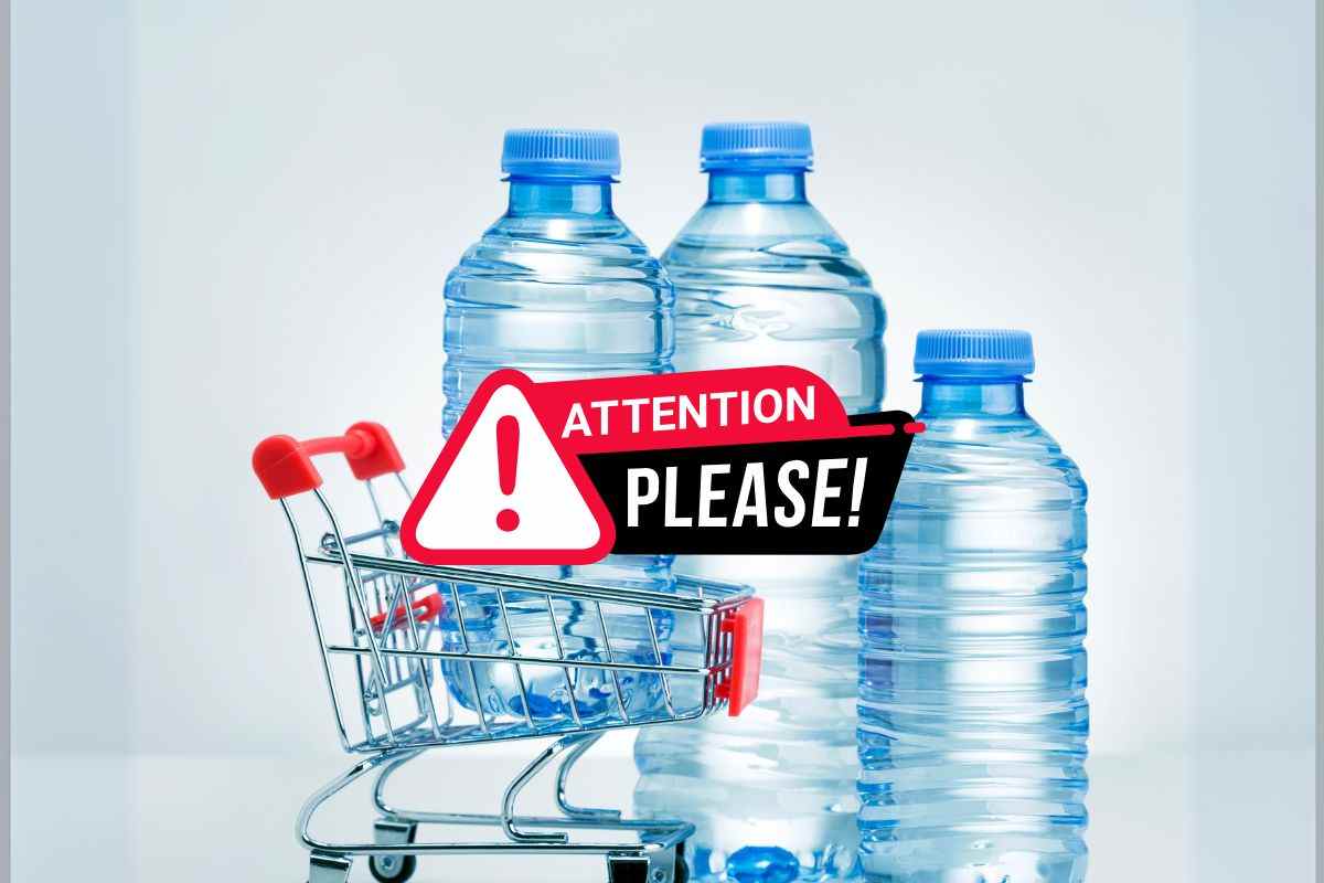 acqua in bottiglie di plastica grafica attention please