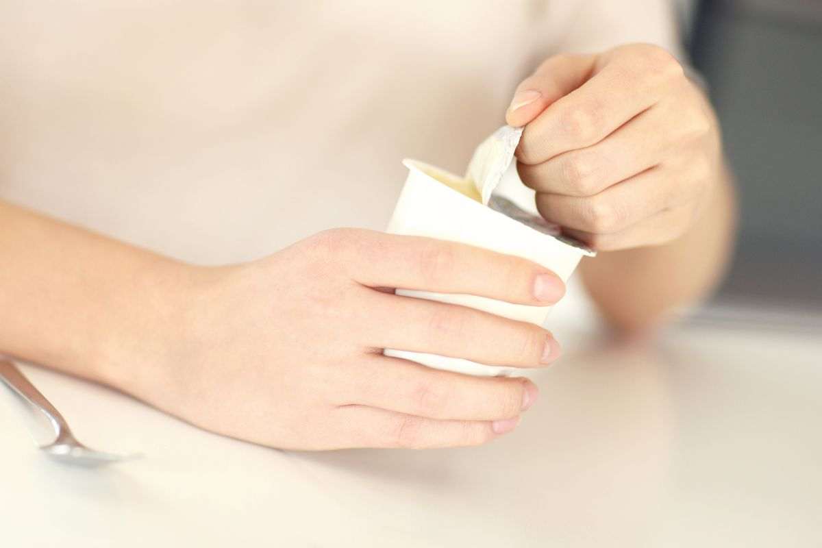 leccare coperchio yogurt