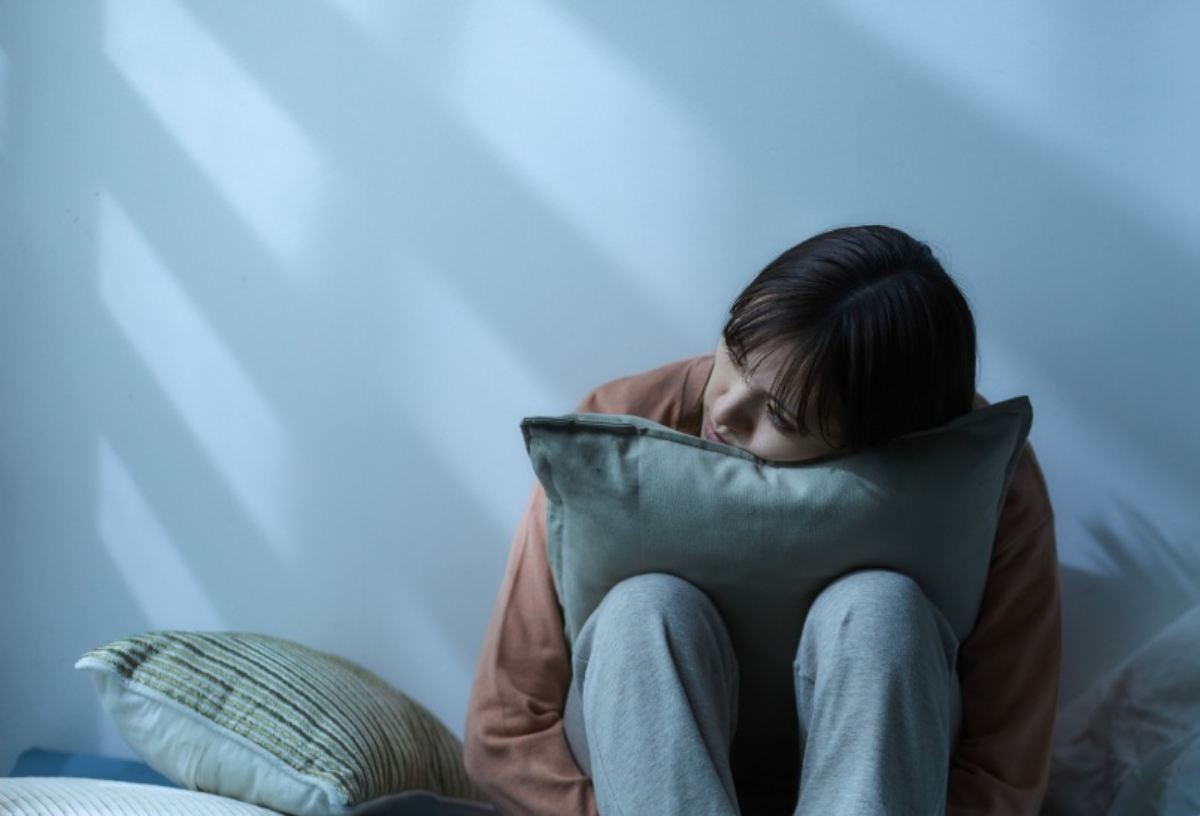 Donna depressa in casa