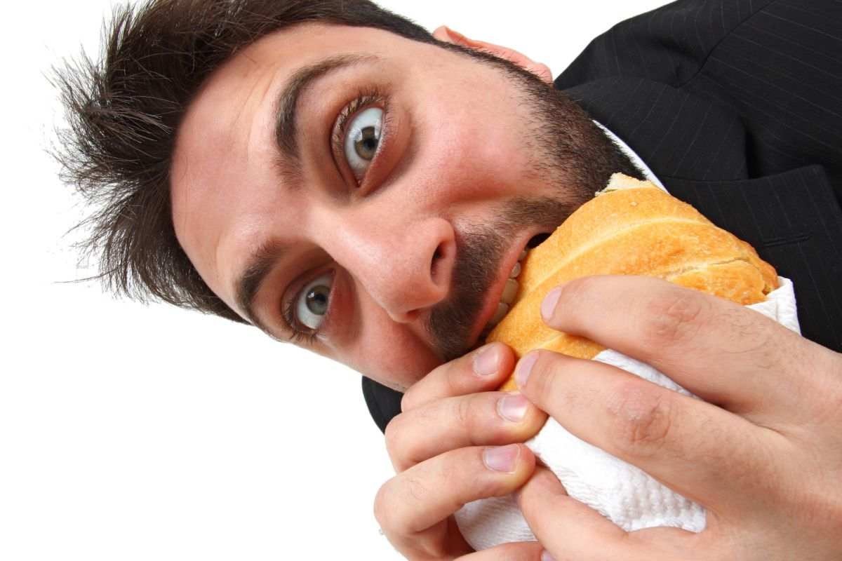 Mangiare velocemente conseguenze