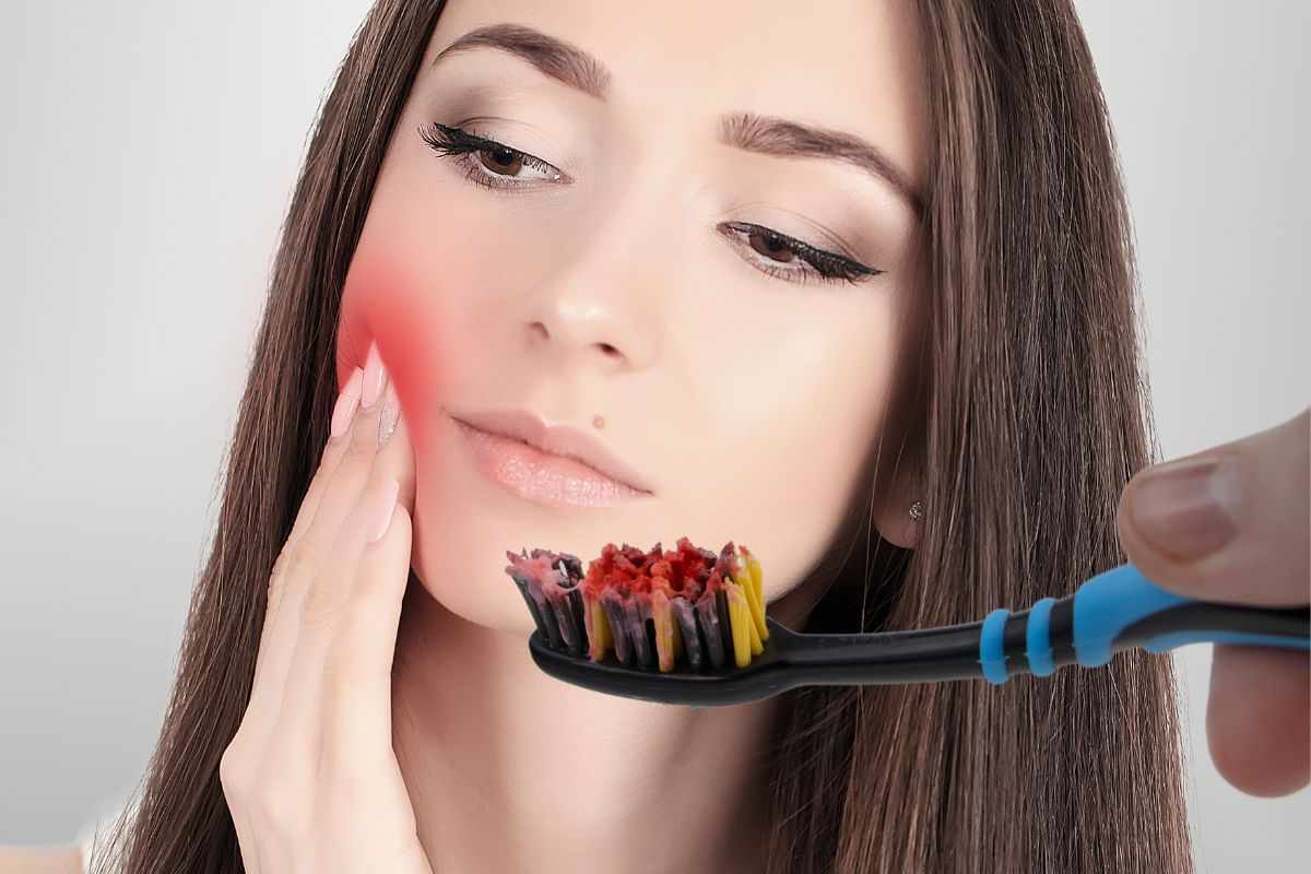 Sangue rimasto sullo spazzolino da denti
