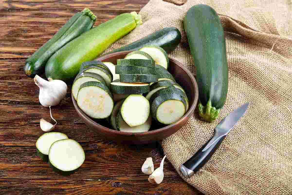 zucchine tagliate a rondelle