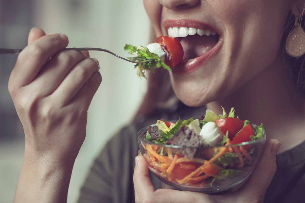 mangiare insalata 