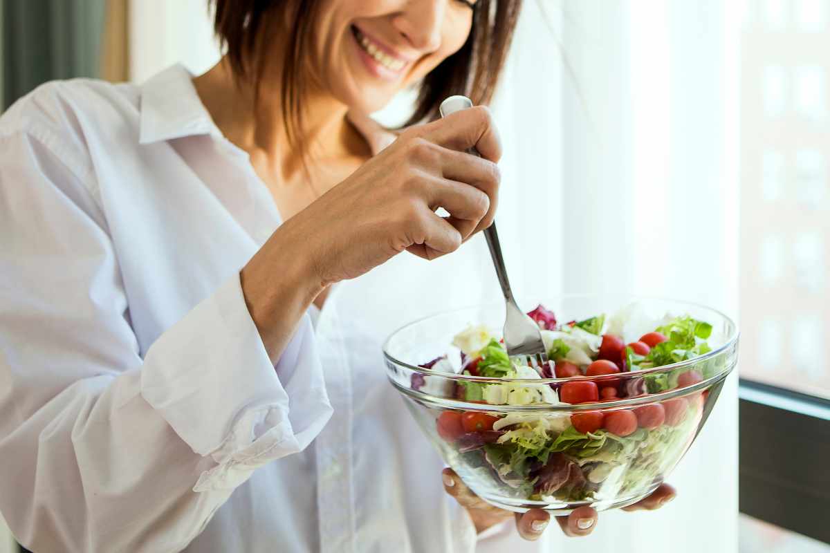 mangiare insalata