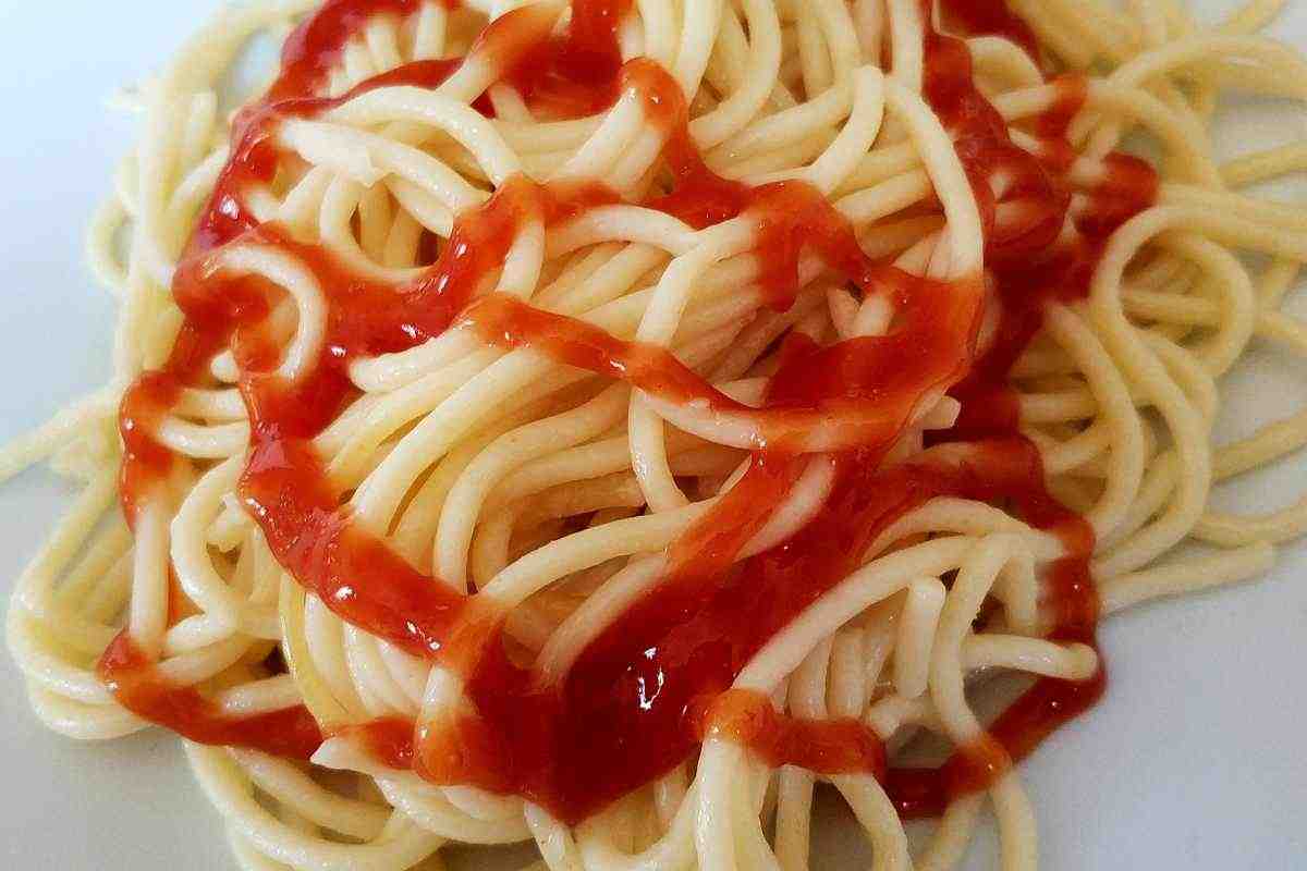 spaghetti con il ketchup