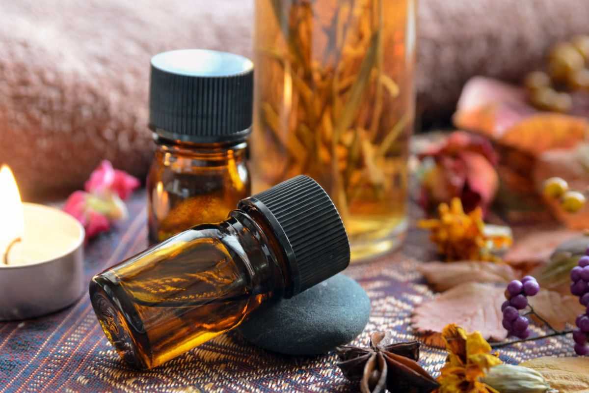 Oli essenziali per la preparazione del profumo