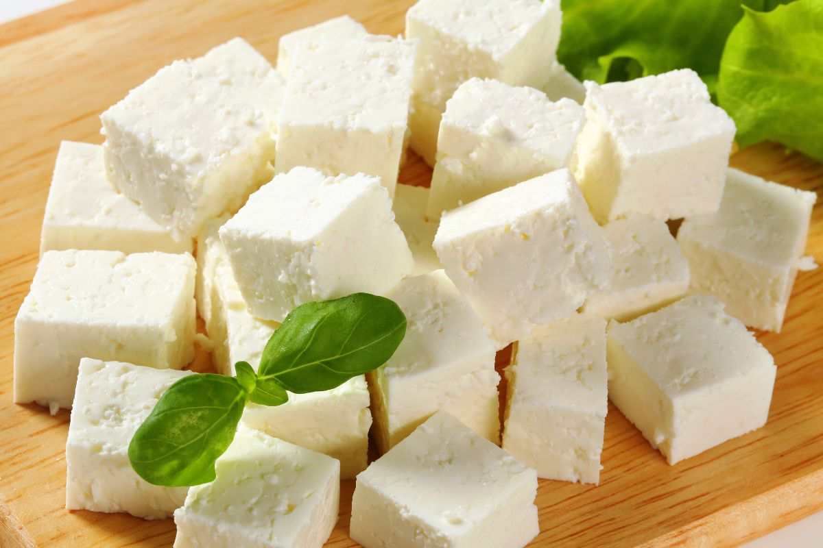 feta a cubetti