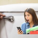 cisterna wc e ragazza sorpresa